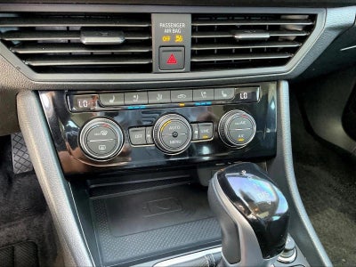2024 Volkswagen Jetta SEL Auto