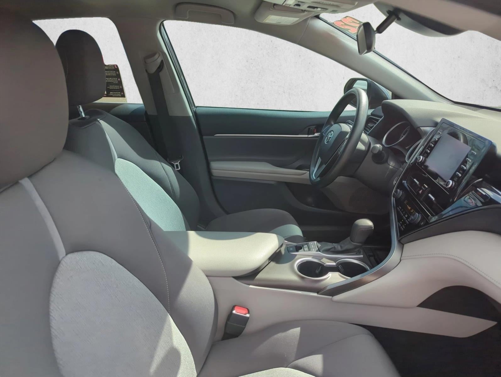 2022 Toyota Camry Hybrid LE CVT (Natl)