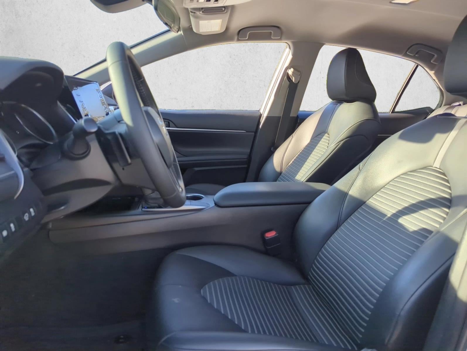 2023 Toyota Camry SE Auto (SE)