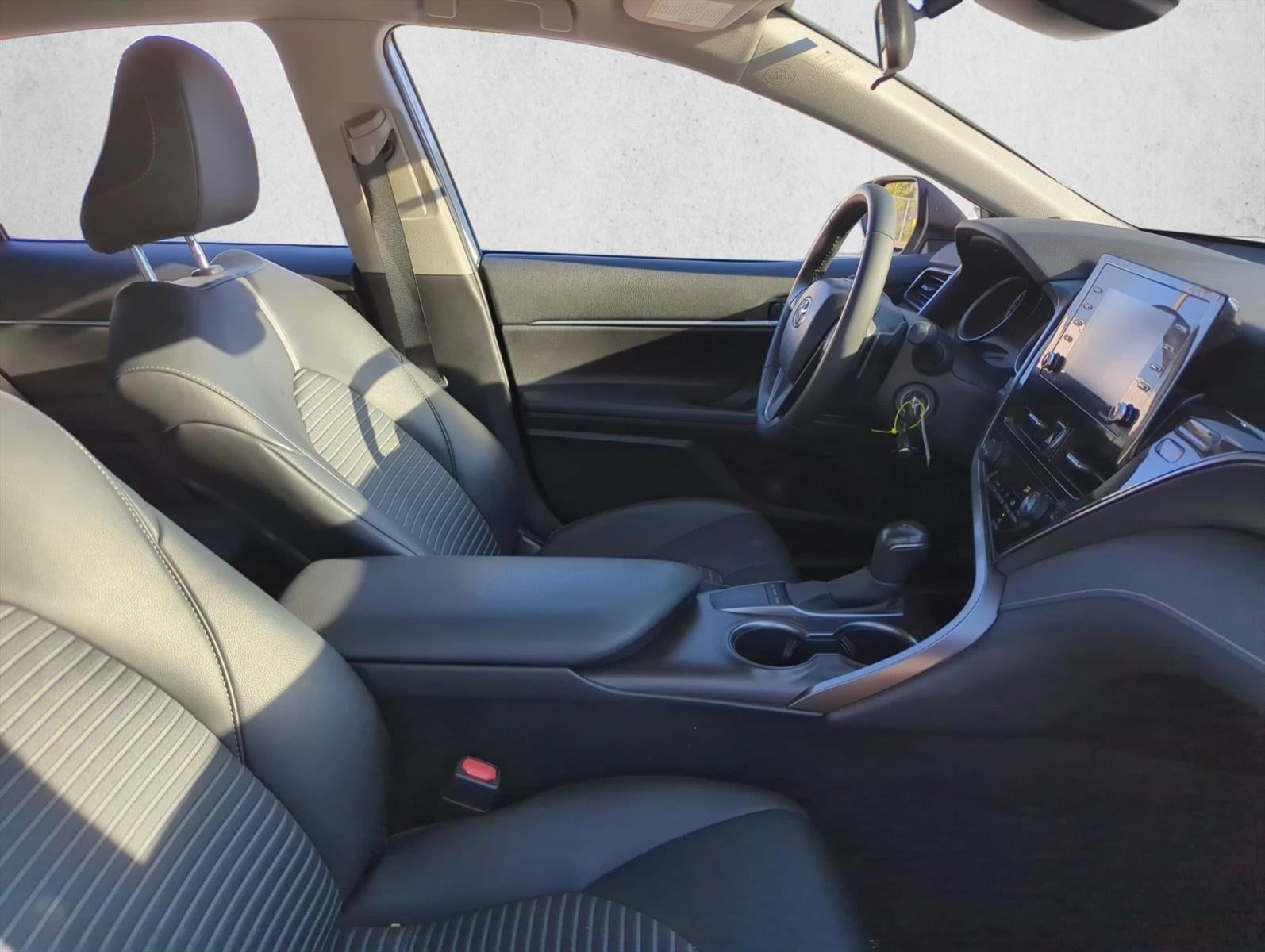 2023 Toyota Camry SE Auto (SE)