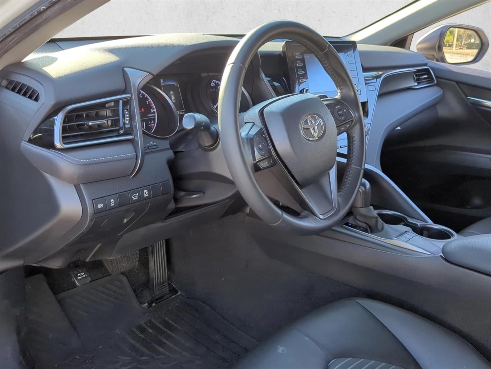 2023 Toyota Camry SE Auto (SE)