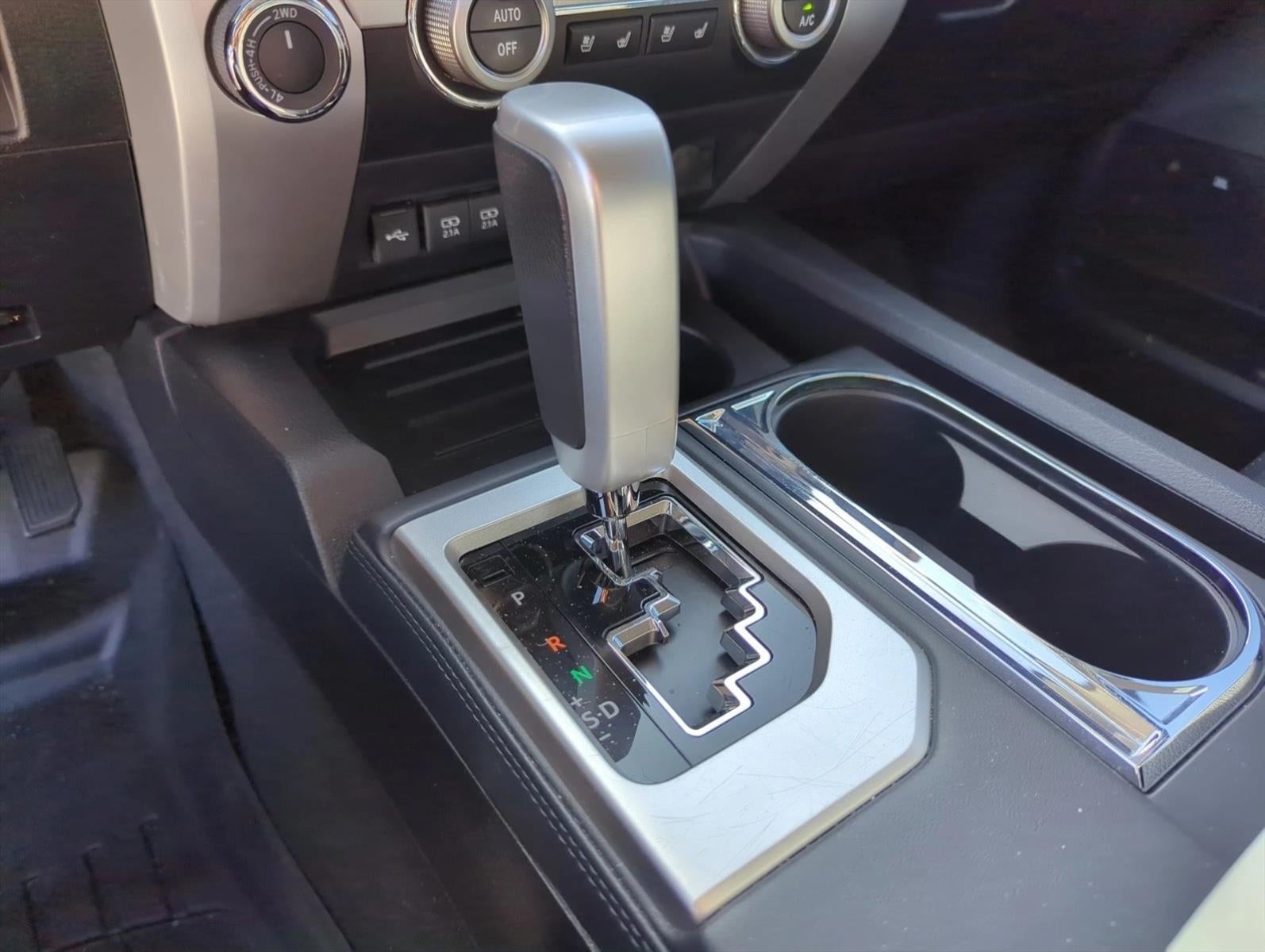 2020 Toyota Tundra 4WD 4WD Platinum CrewMax 5.5' Bed 5.7L (Natl)