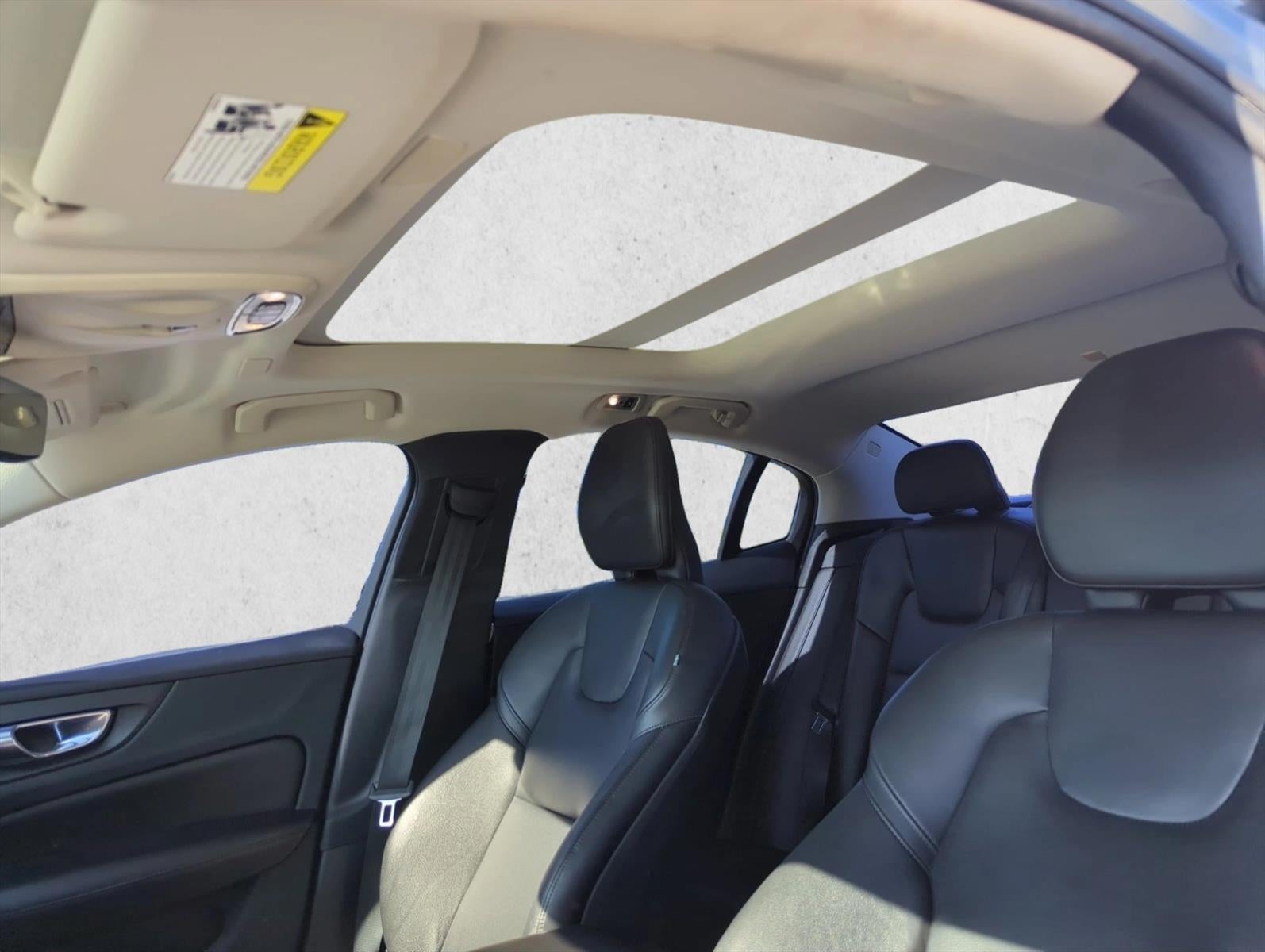 2020 Volvo S60 T6 AWD Momentum