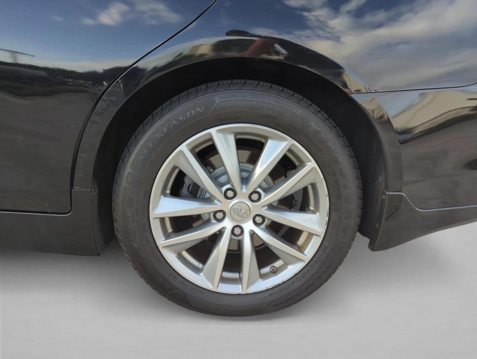 2015 INFINITI Q50 3.7 AWD Premium