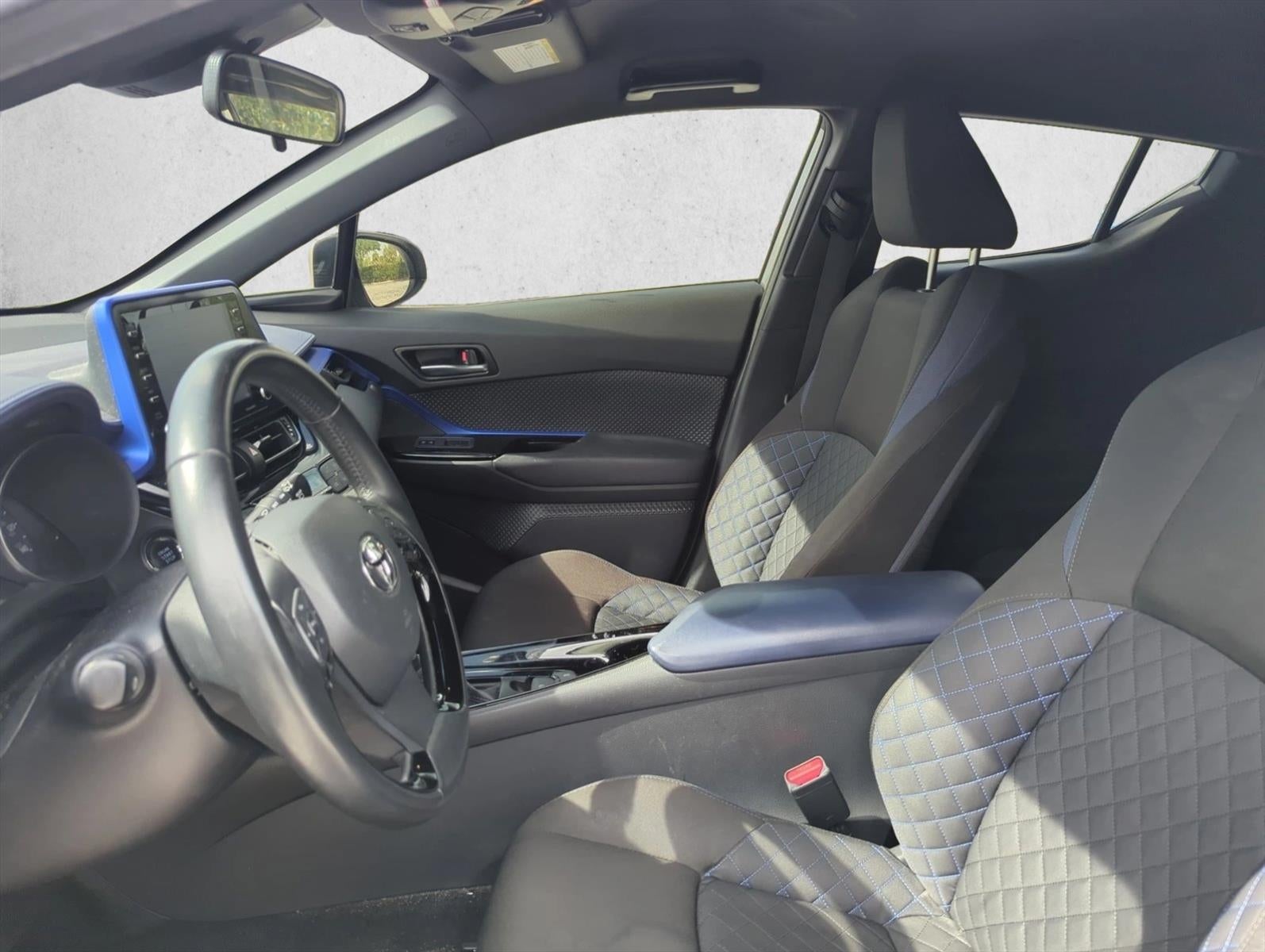 2020 Toyota C-HR XLE FWD (Natl)