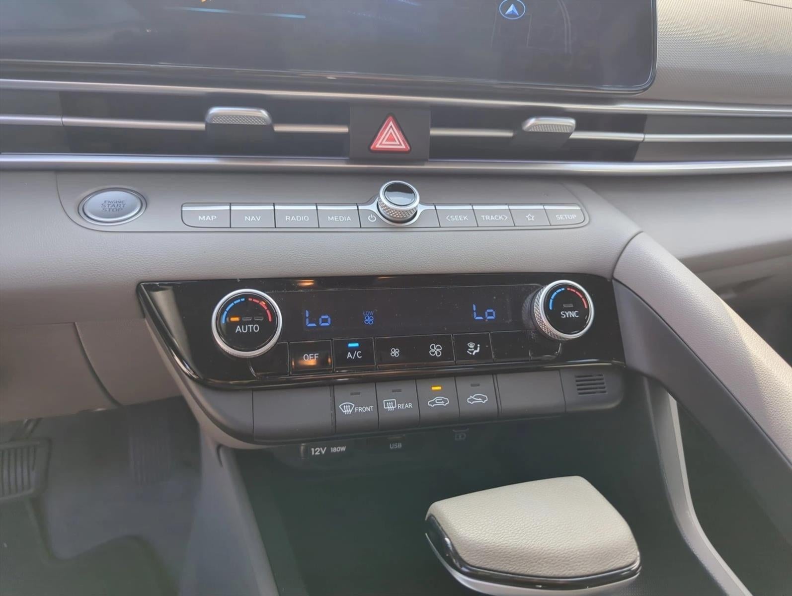 2024 Hyundai ELANTRA SEL IVT