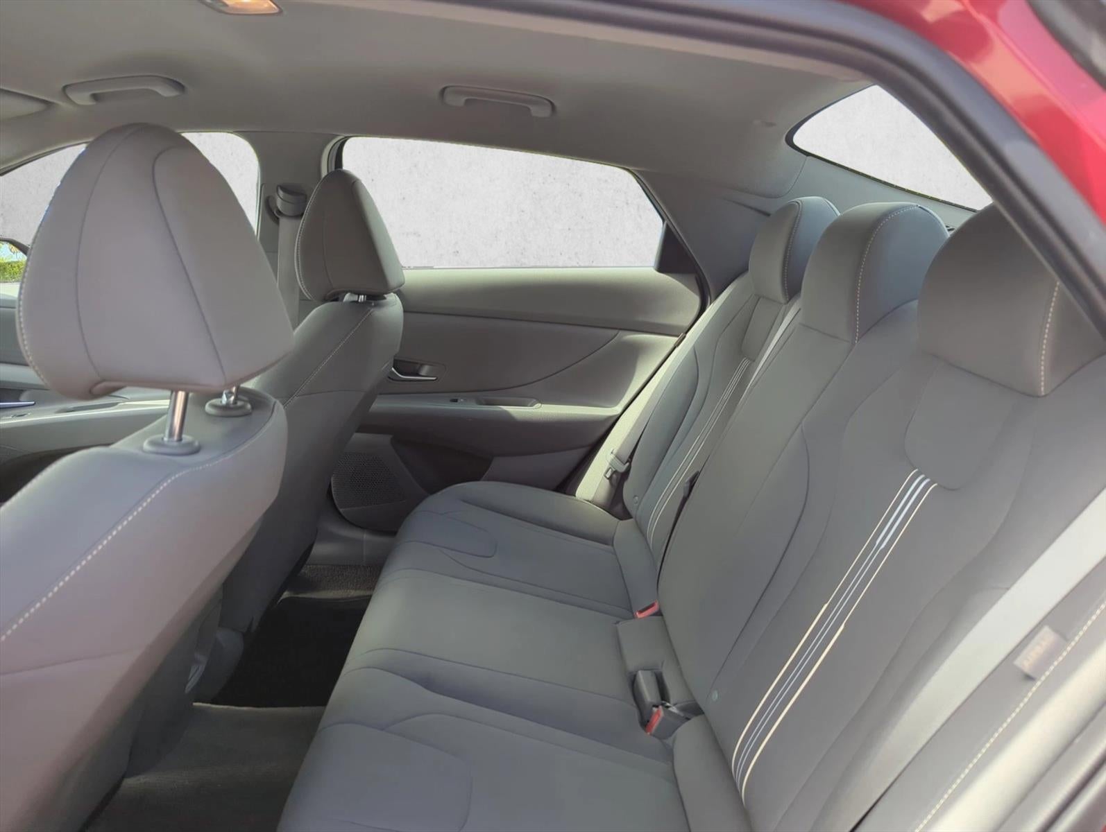 2024 Hyundai ELANTRA SEL IVT