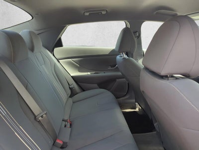 2024 Hyundai ELANTRA SEL IVT