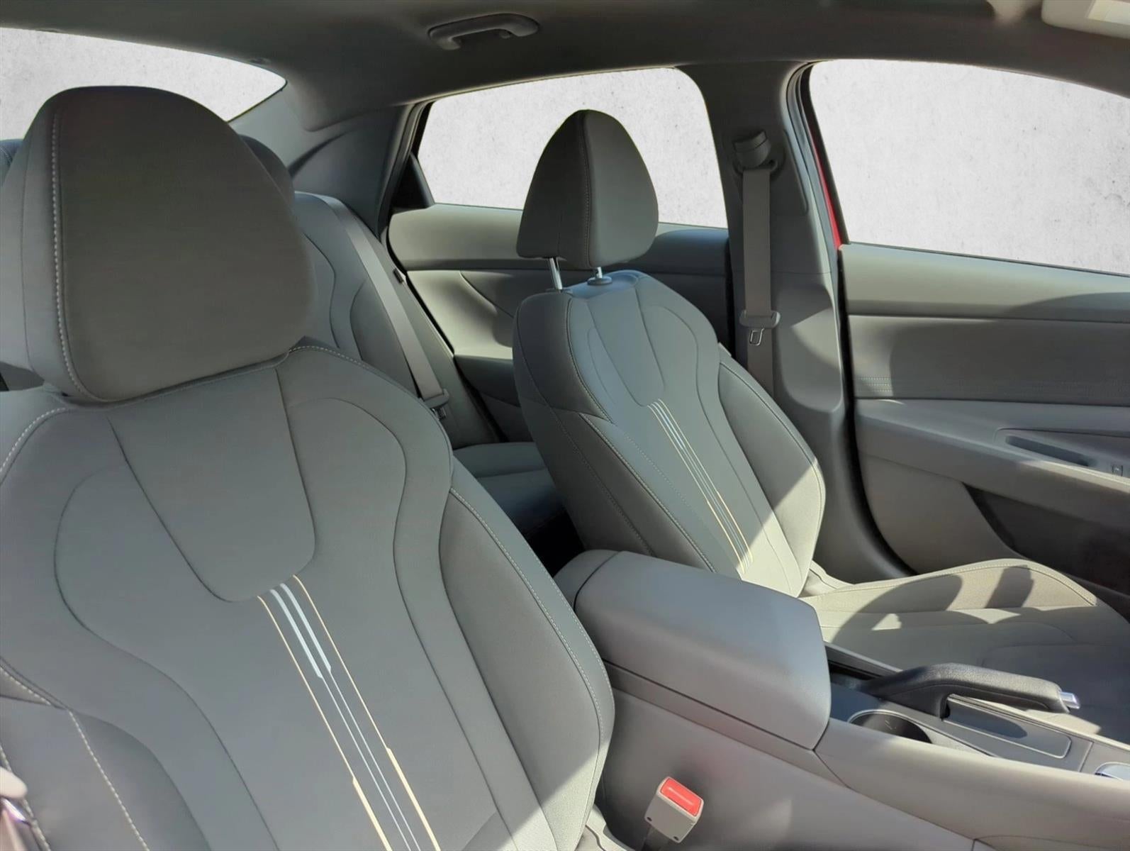 2024 Hyundai ELANTRA SEL IVT