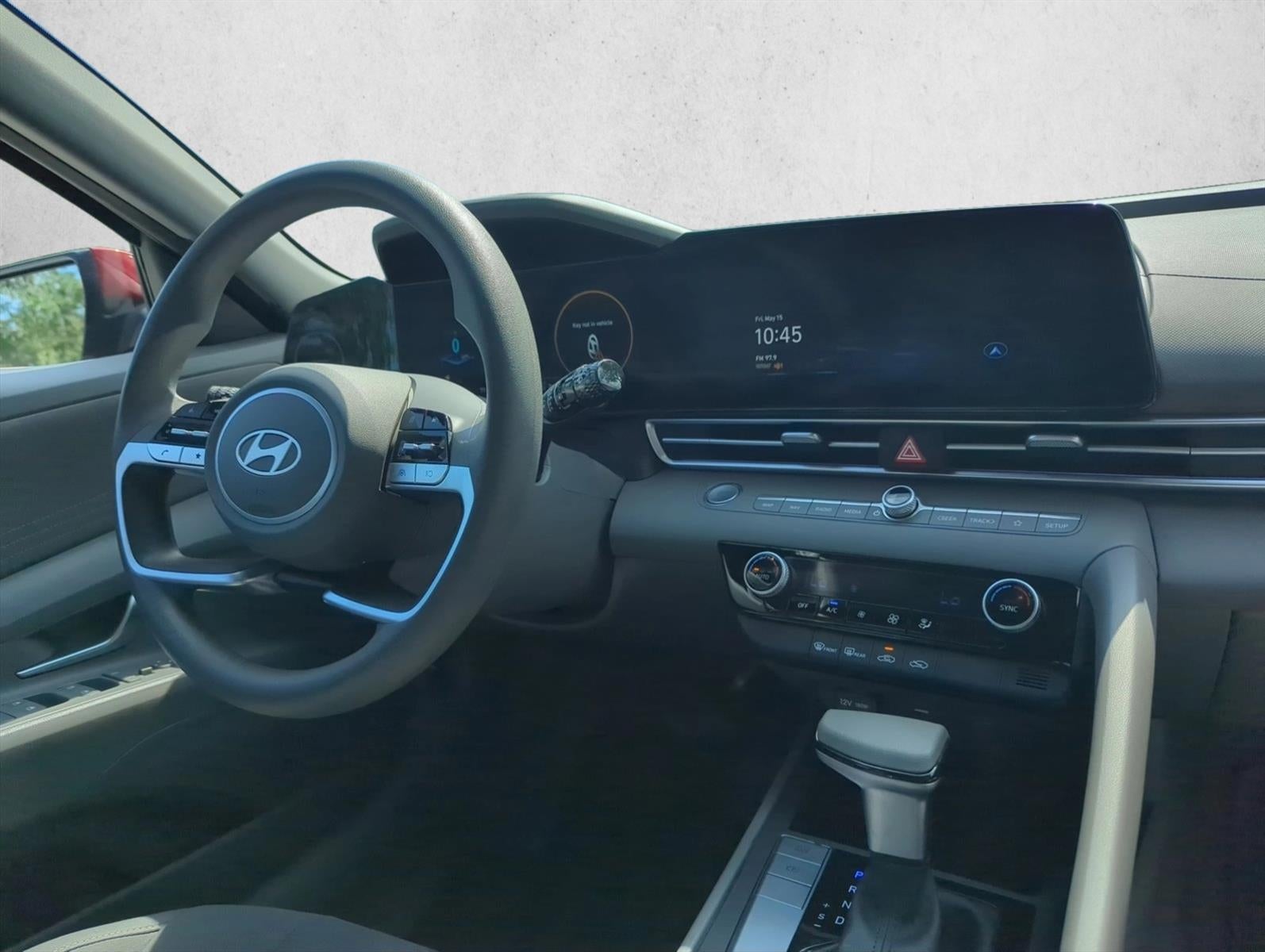 2024 Hyundai ELANTRA SEL IVT