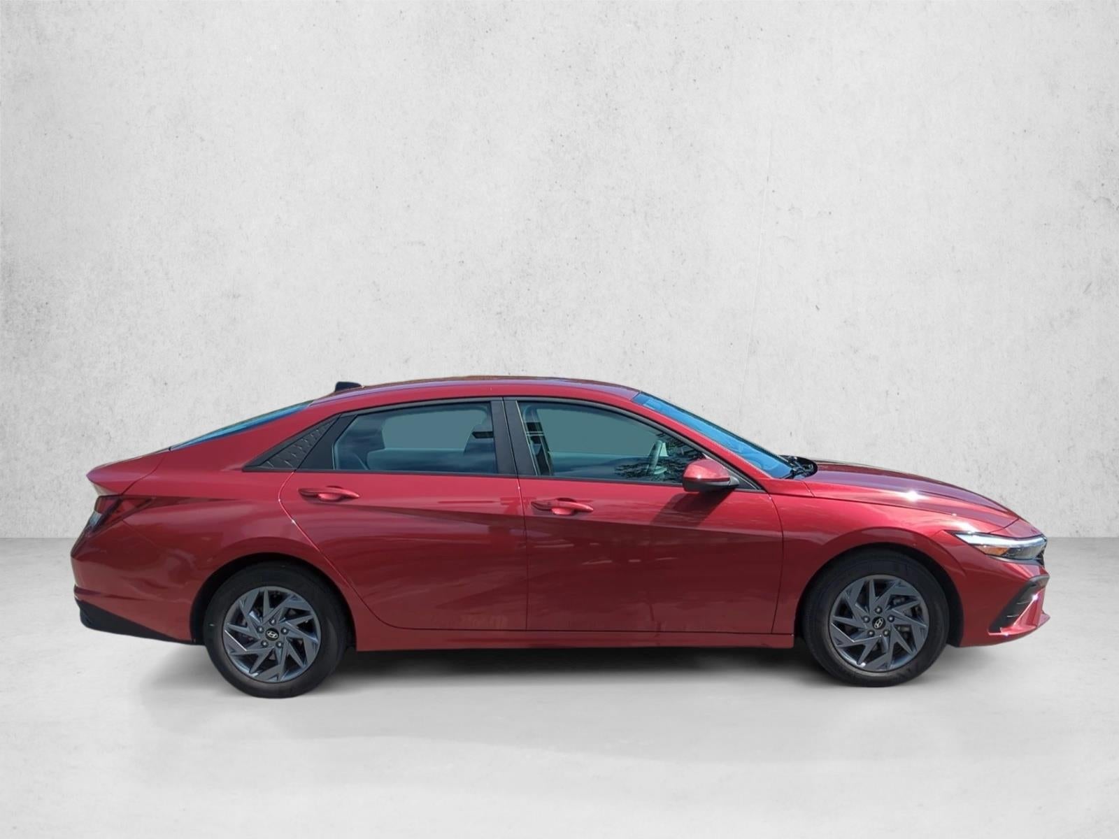 2024 Hyundai ELANTRA SEL IVT