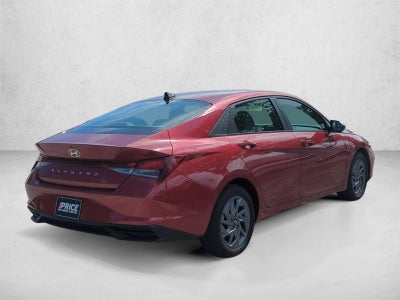 2024 Hyundai ELANTRA SEL IVT