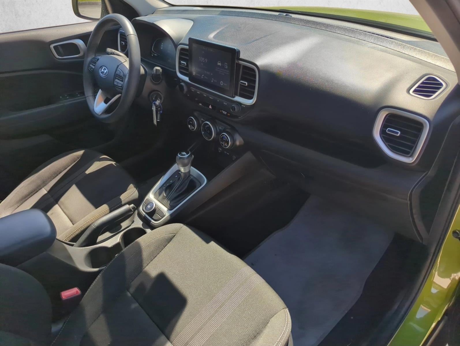 2023 Hyundai VENUE SEL IVT
