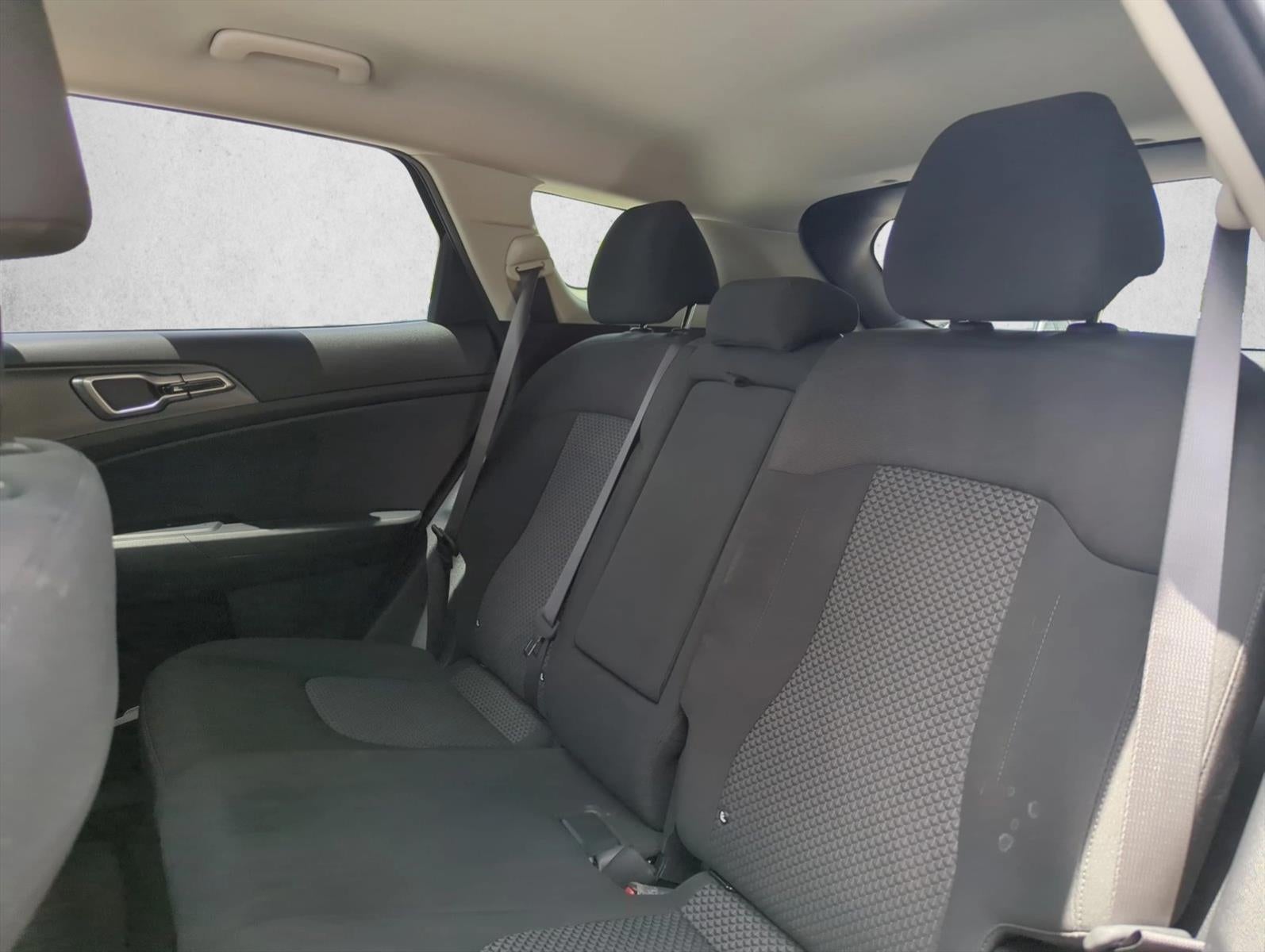 2024 Kia Sportage Hybrid LX FWD