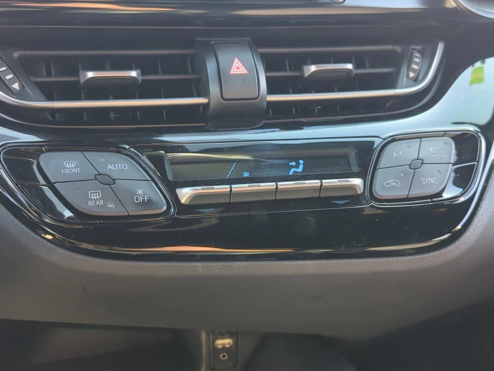 2019 Toyota C-HR LE FWD (Natl)