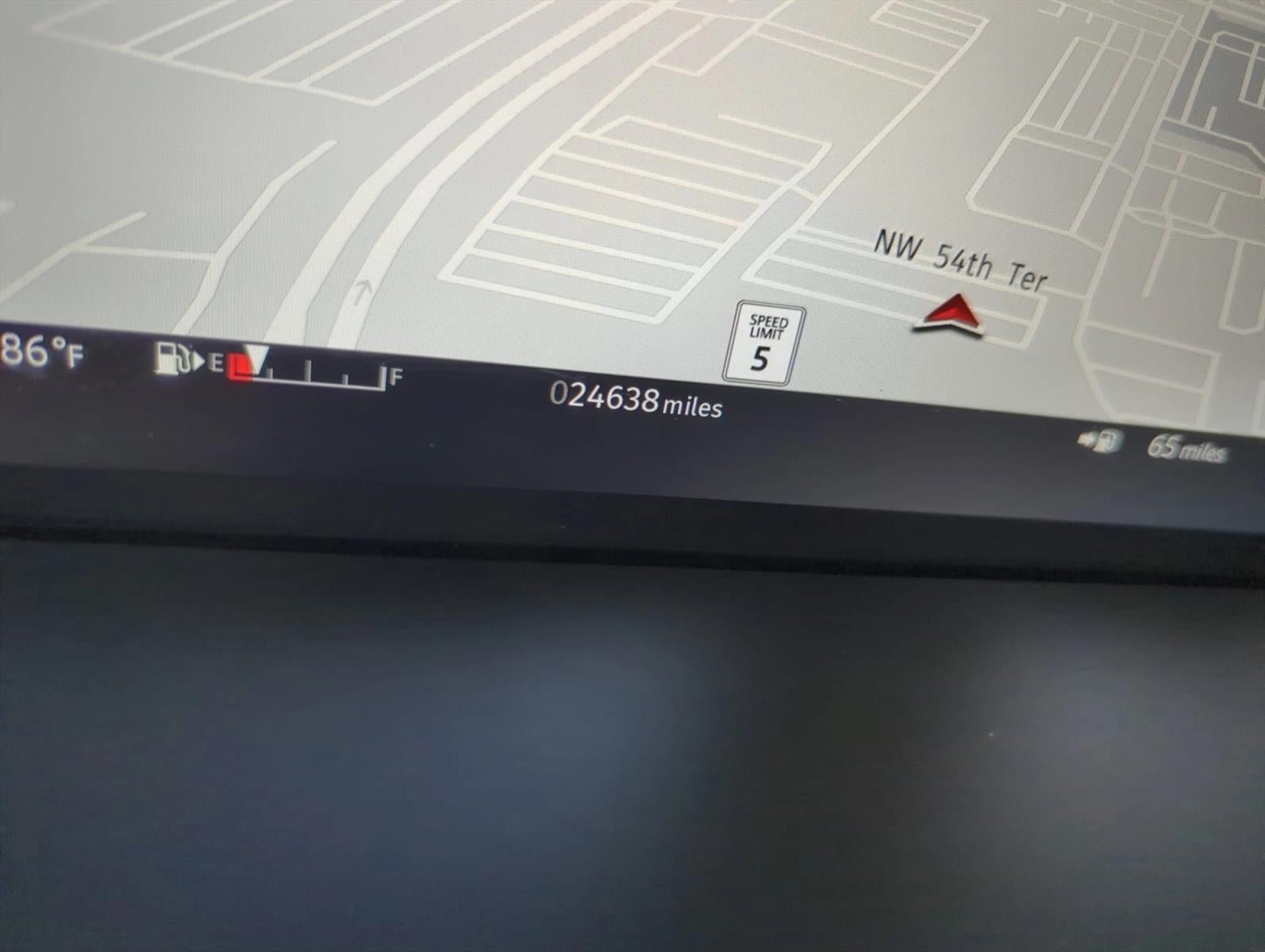 2024 Land Rover Defender 110 P400 X-Dynamic SE