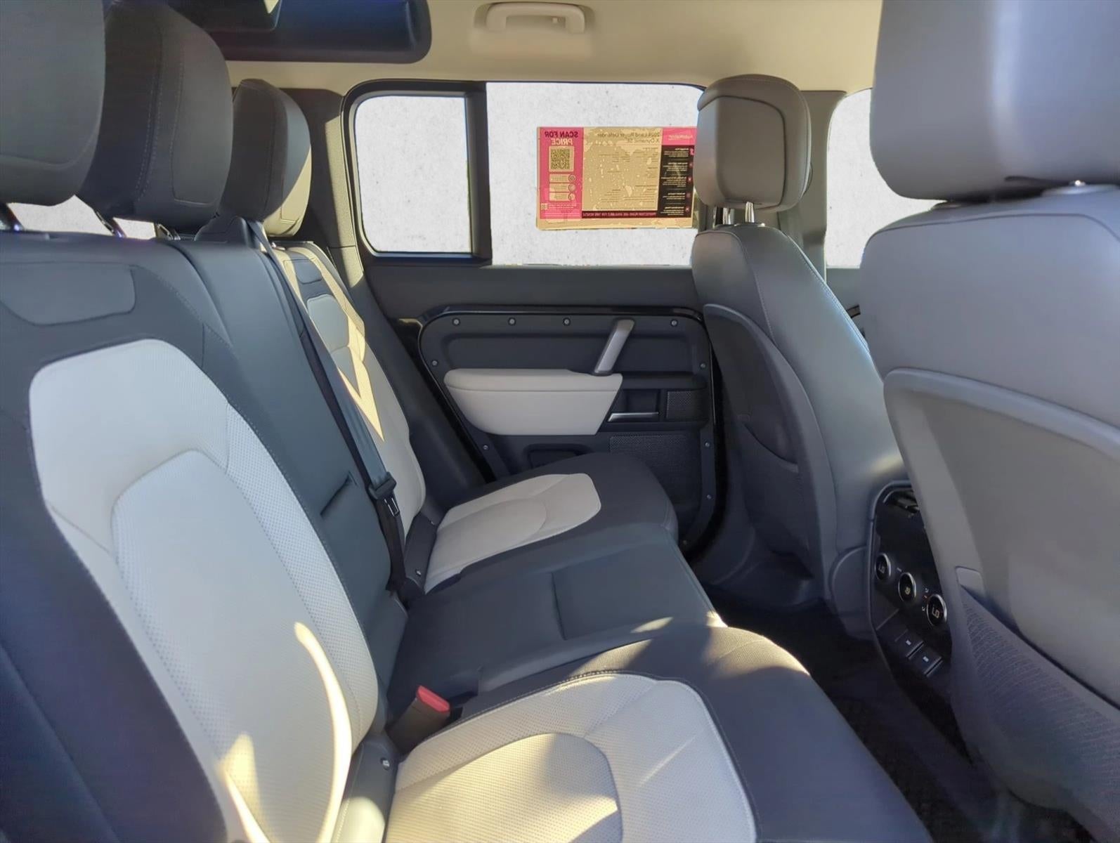 2024 Land Rover Defender 110 P400 X-Dynamic SE