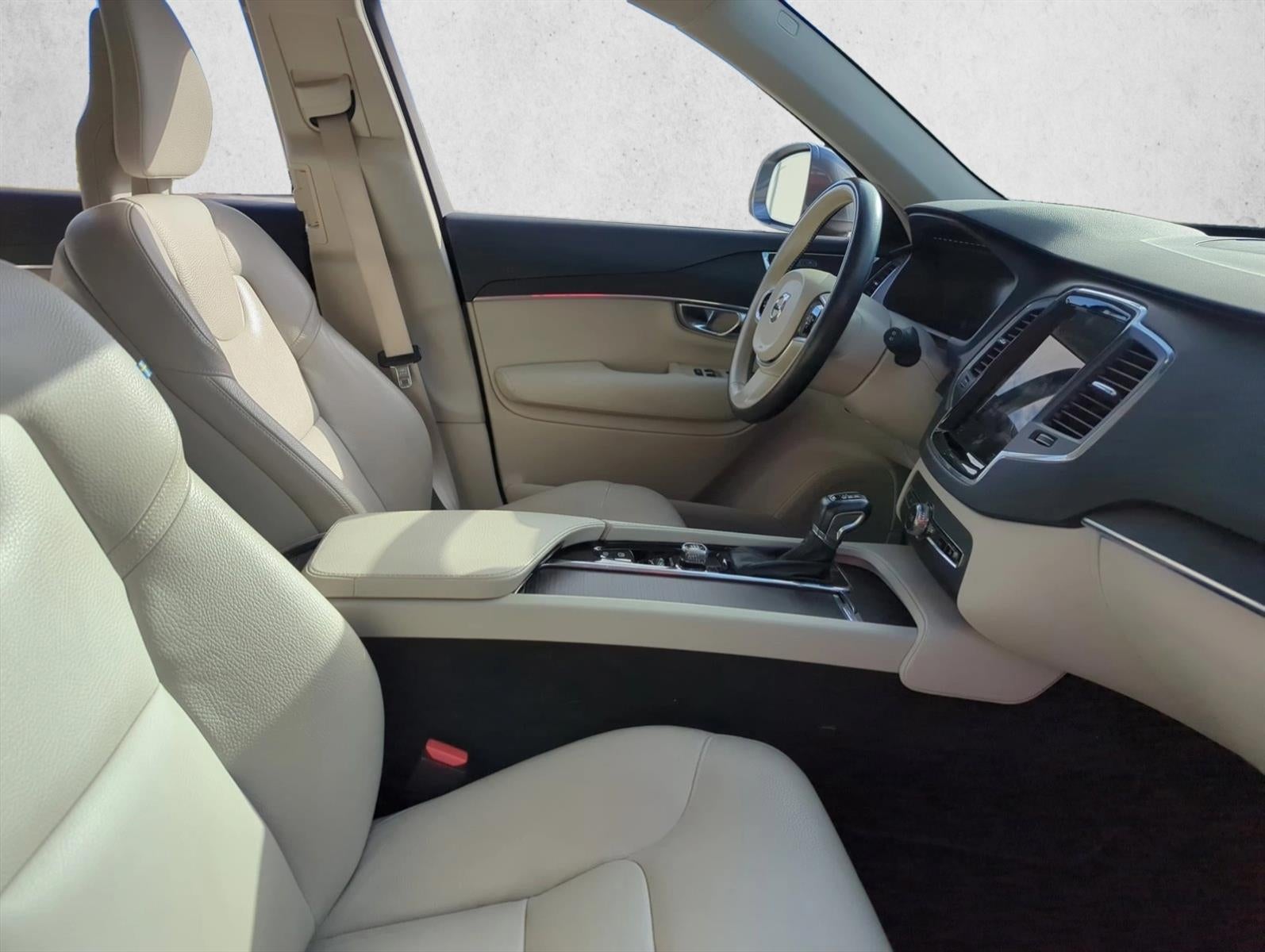 2020 Volvo XC90 T5 FWD Momentum 7 Passenger