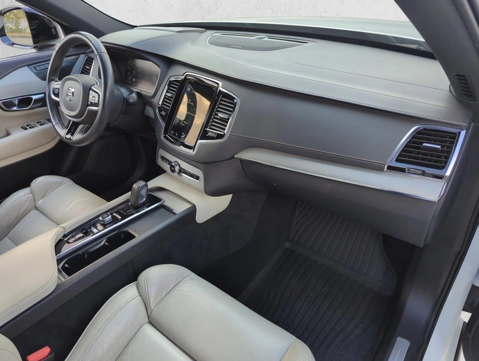 2021 Volvo XC90 Recharge T8 eAWD PHEV R-Design 7P