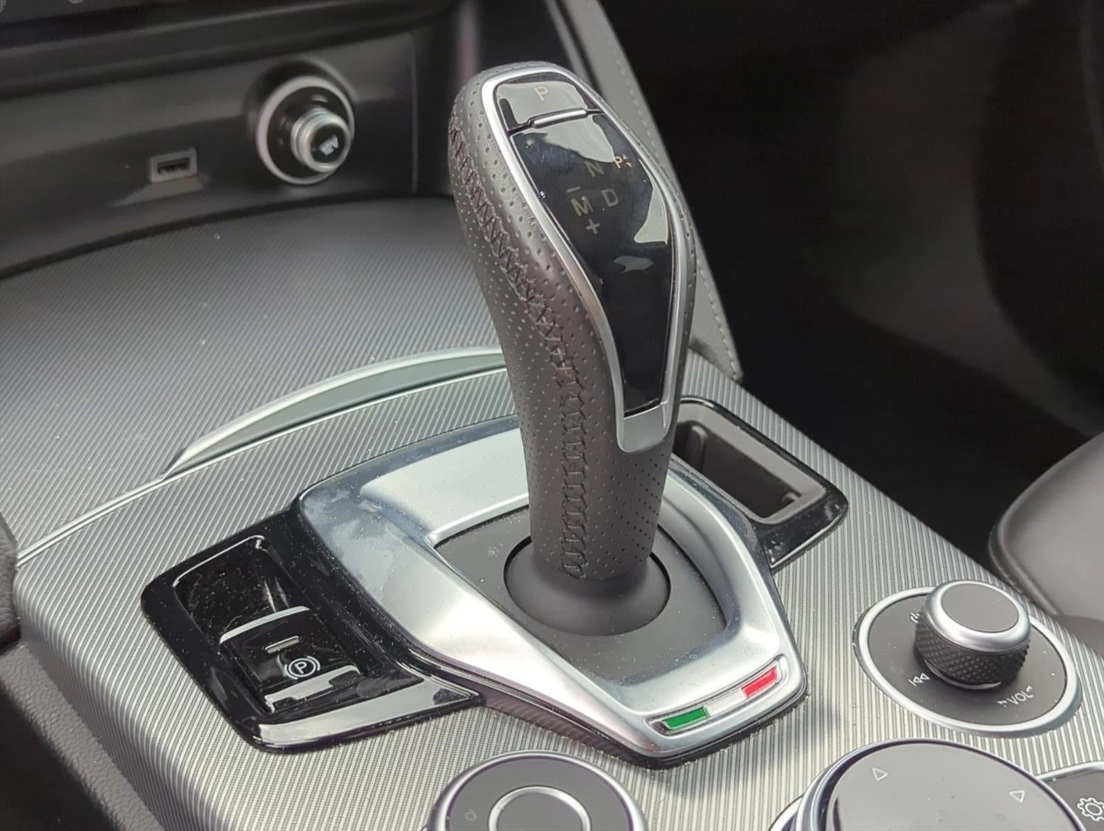 2023 Alfa Romeo Stelvio Veloce AWD