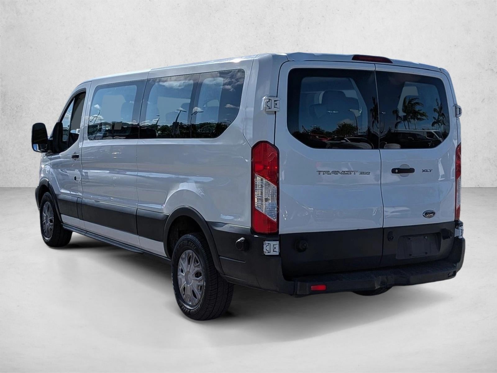 2018 Ford Transit Passenger Wagon T-350 148" Low Roof XLT Swing-Out RH Dr