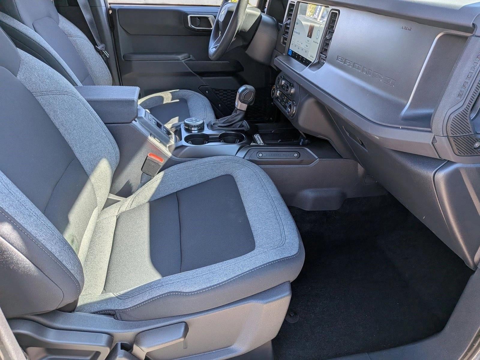 2025 Ford Bronco Base 4 Door 4x4