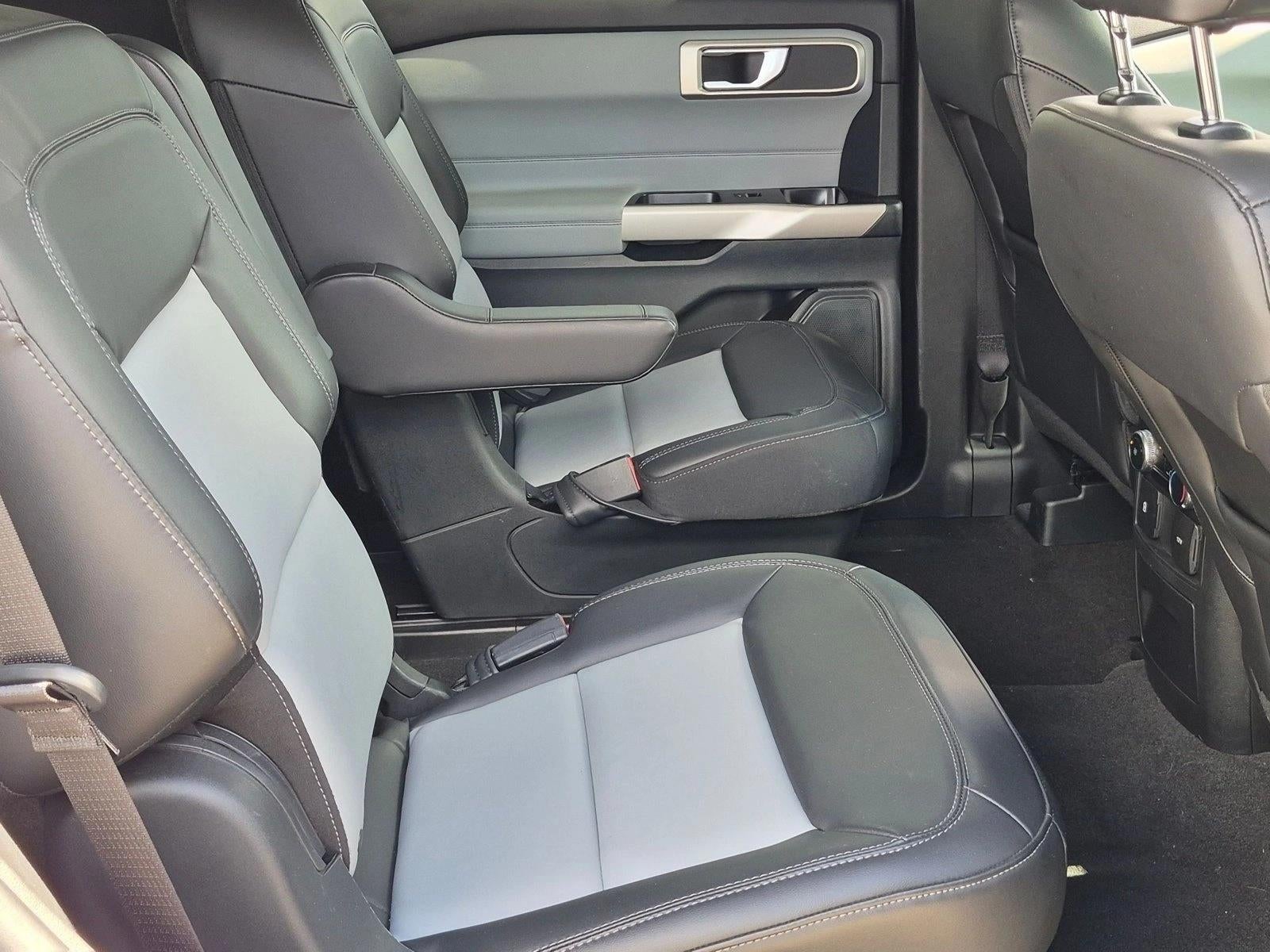 2023 Ford Explorer XLT RWD