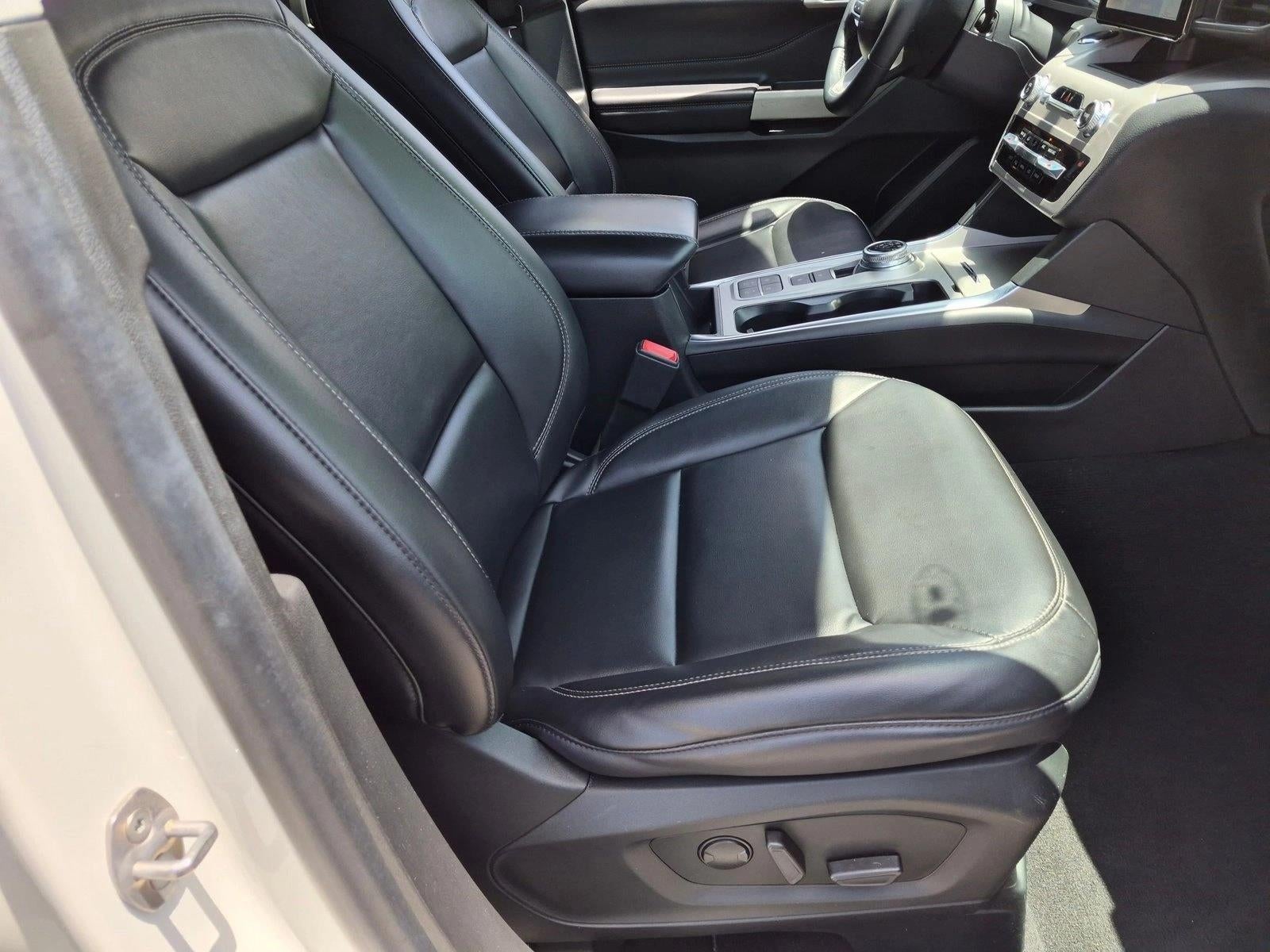 2023 Ford Explorer XLT RWD