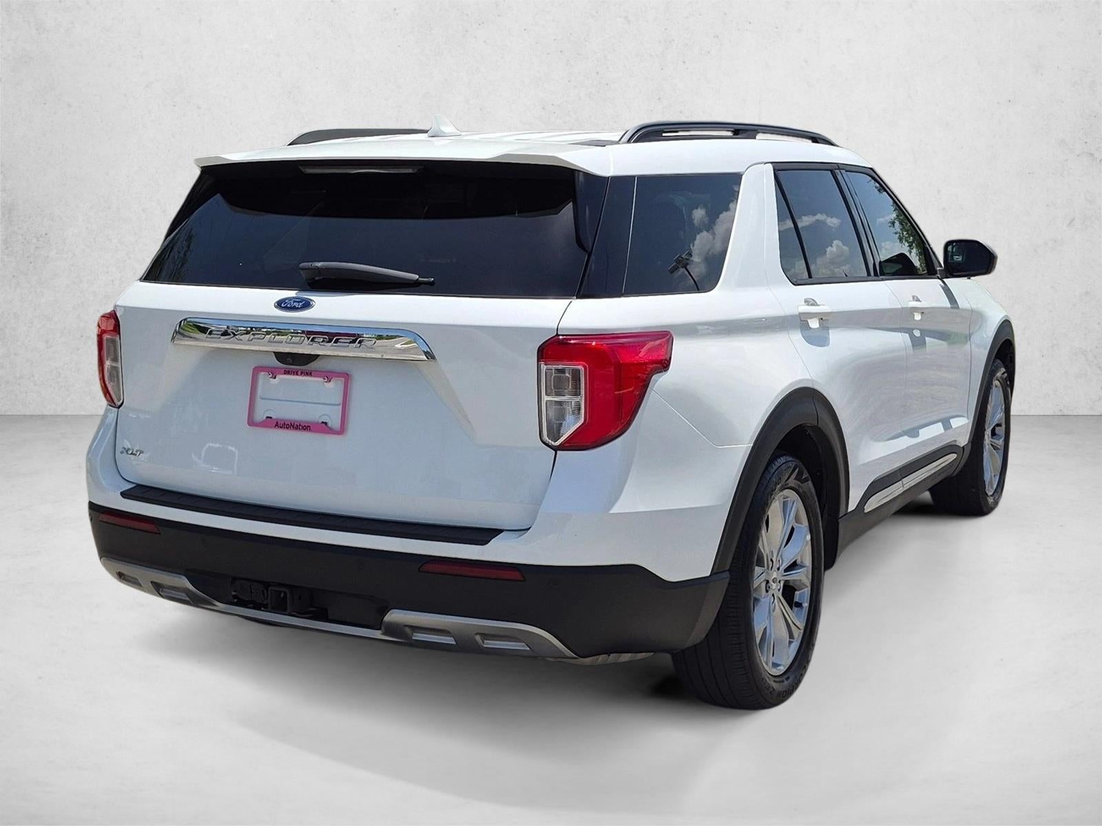 2023 Ford Explorer XLT RWD