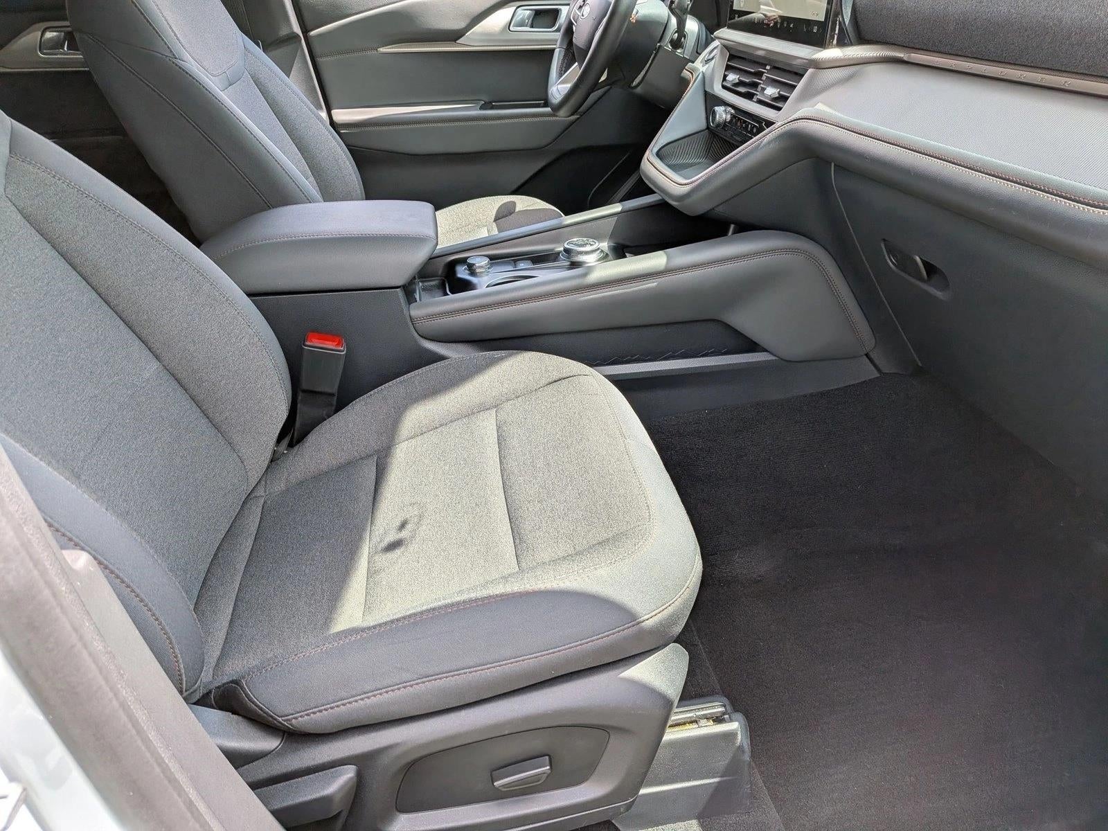 2025 Ford Explorer Active RWD