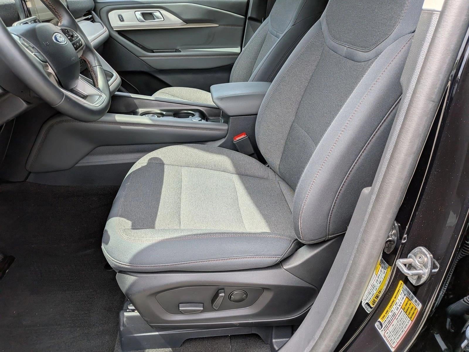 2025 Ford Explorer Active RWD