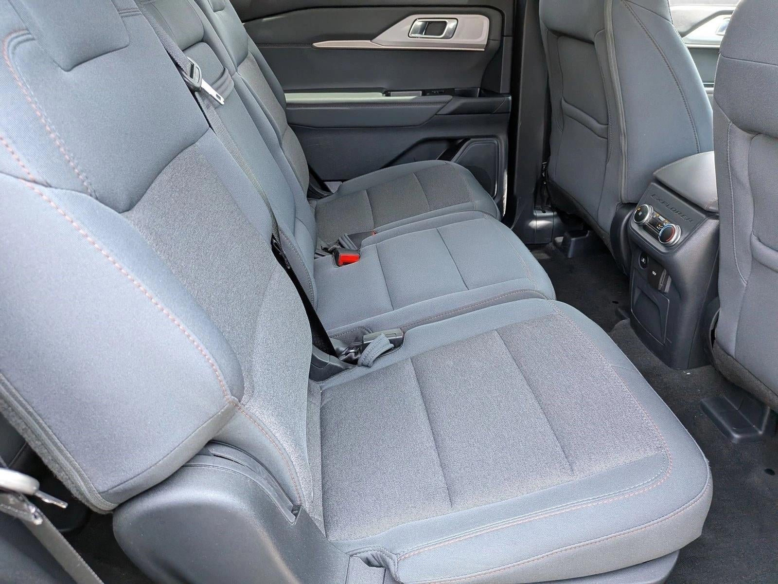 2025 Ford Explorer Active RWD