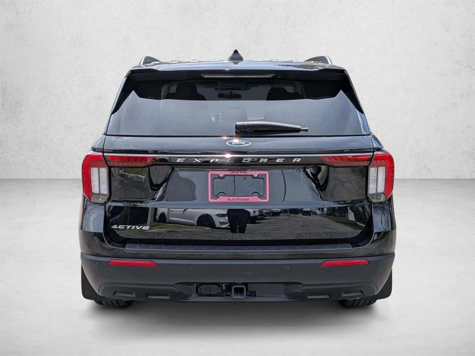 2025 Ford Explorer Active RWD