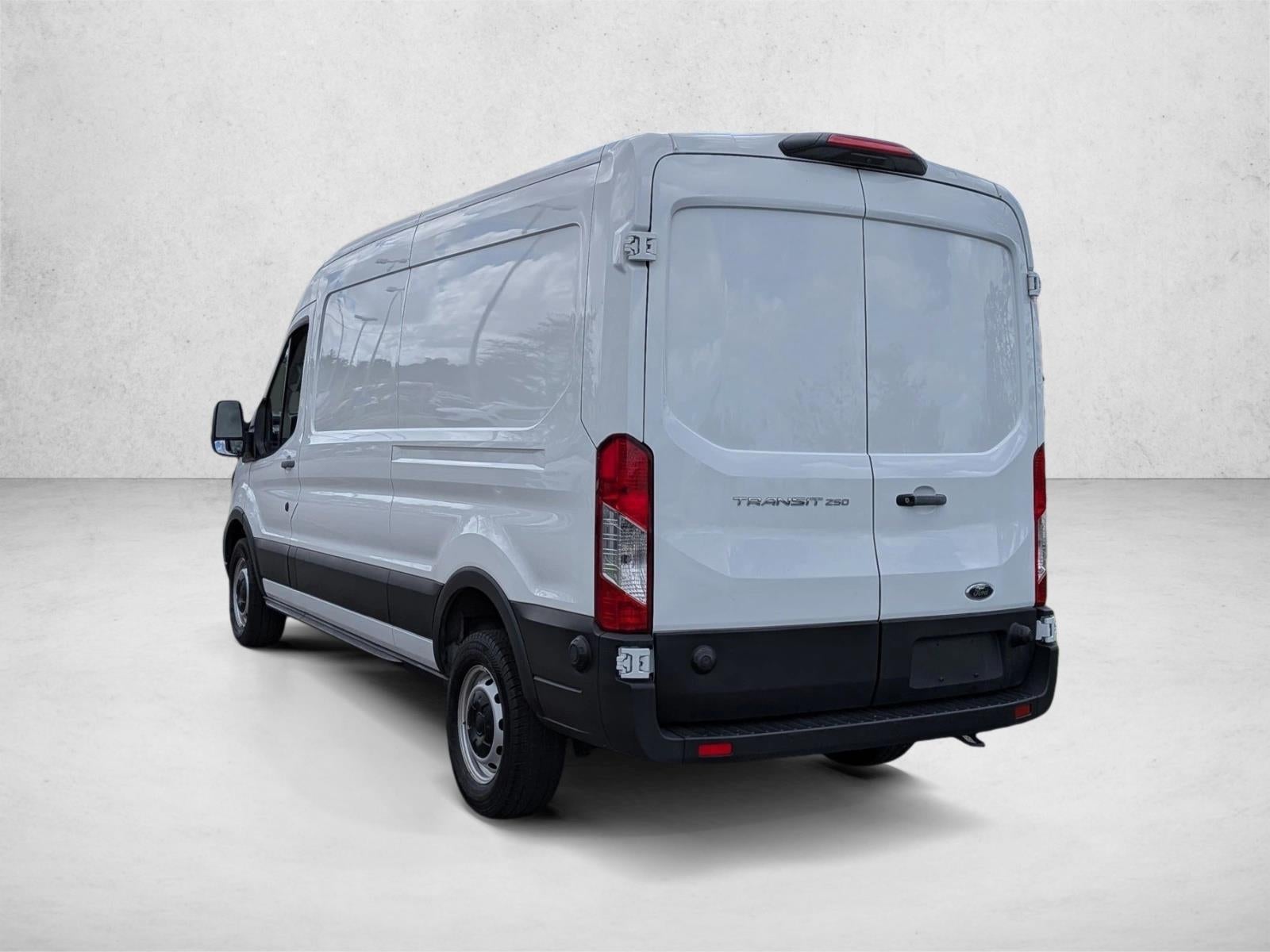 2024 Ford Transit Cargo Van T-250 148" Med Rf 9070 GVWR RWD