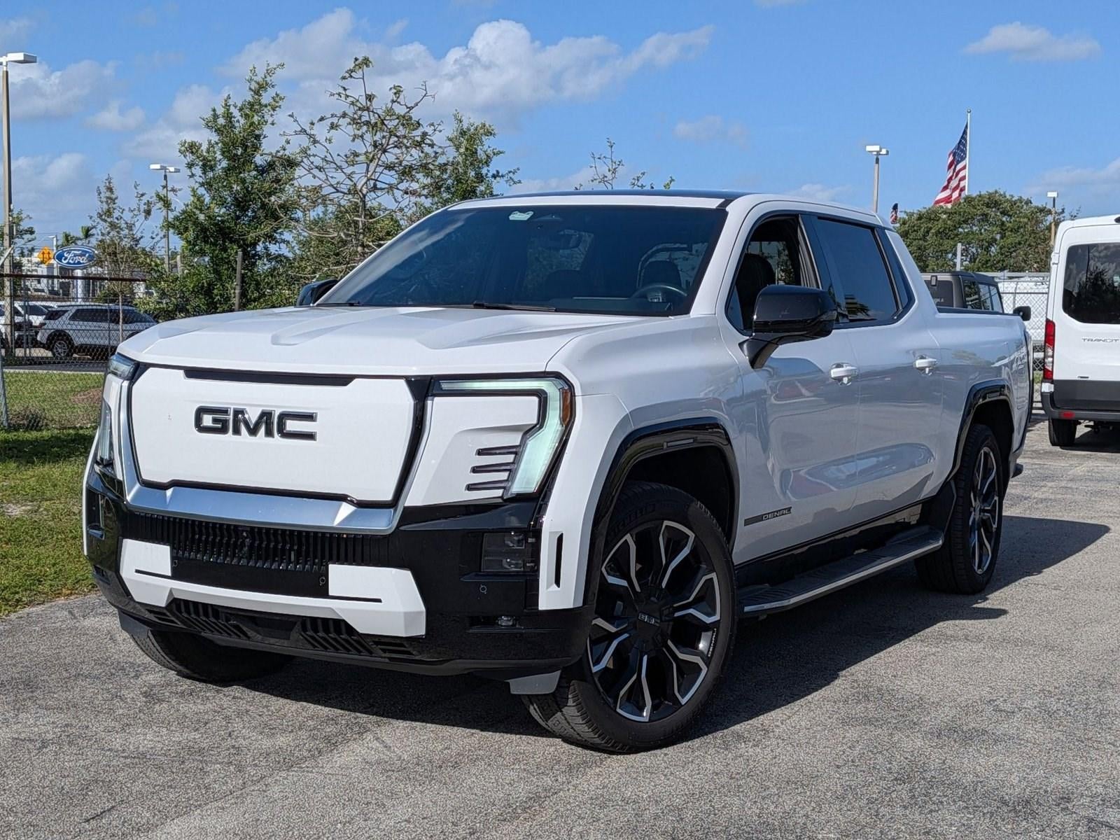 2025 GMC Sierra EV e4WD Crew Cab Extended Range Denali