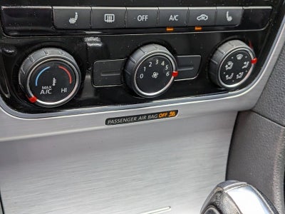 2013 Volkswagen Passat 4dr Sdn 2.5L Auto SE w/Sunroof PZEV