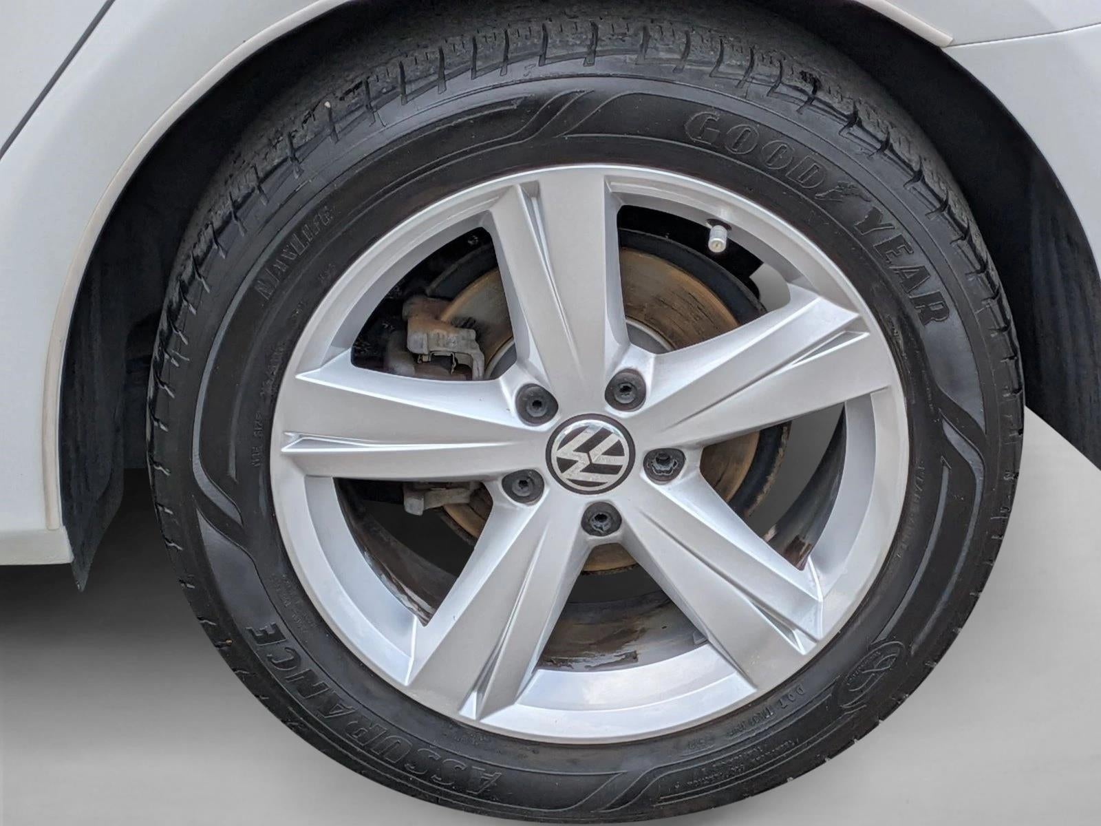 2013 Volkswagen Passat 4dr Sdn 2.5L Auto SE w/Sunroof PZEV