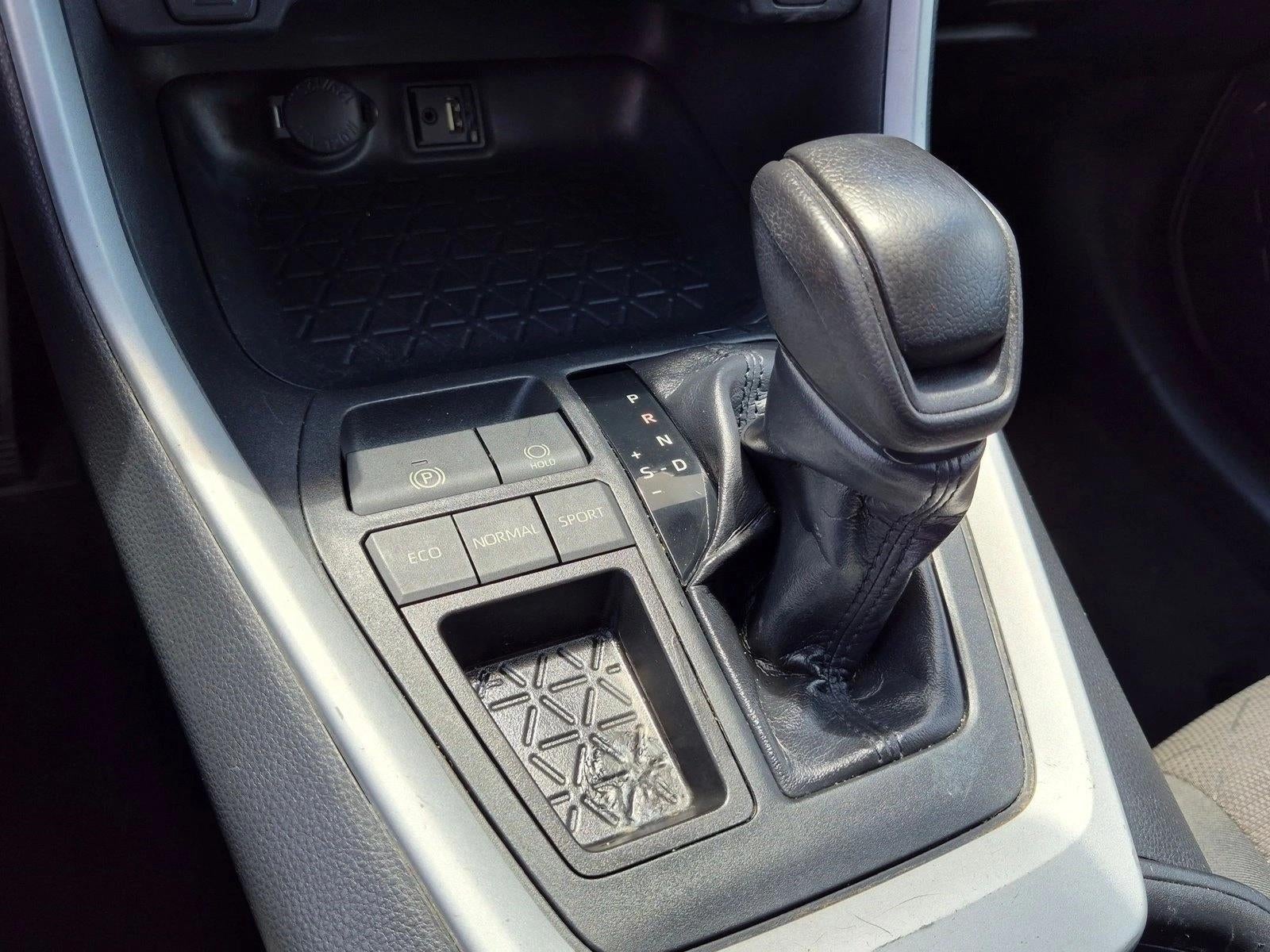2019 Toyota RAV4 XLE FWD (GS)