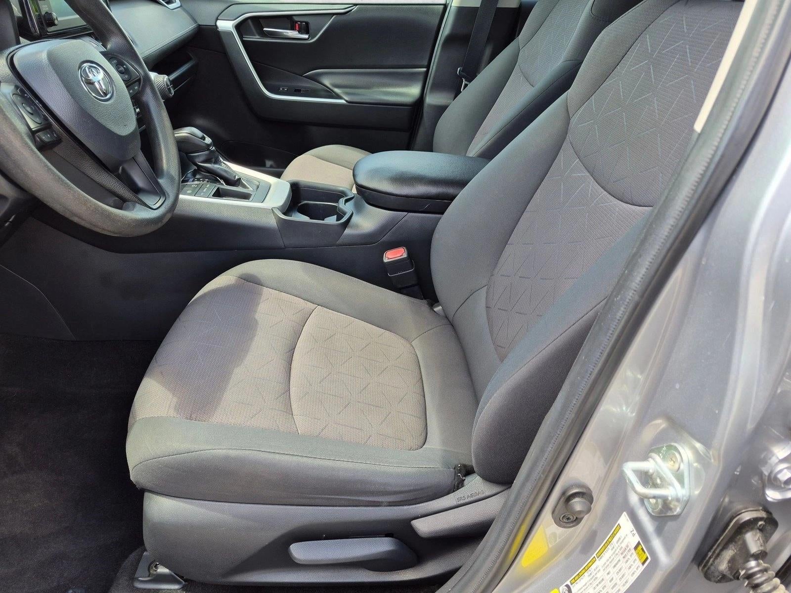 2019 Toyota RAV4 XLE FWD (GS)