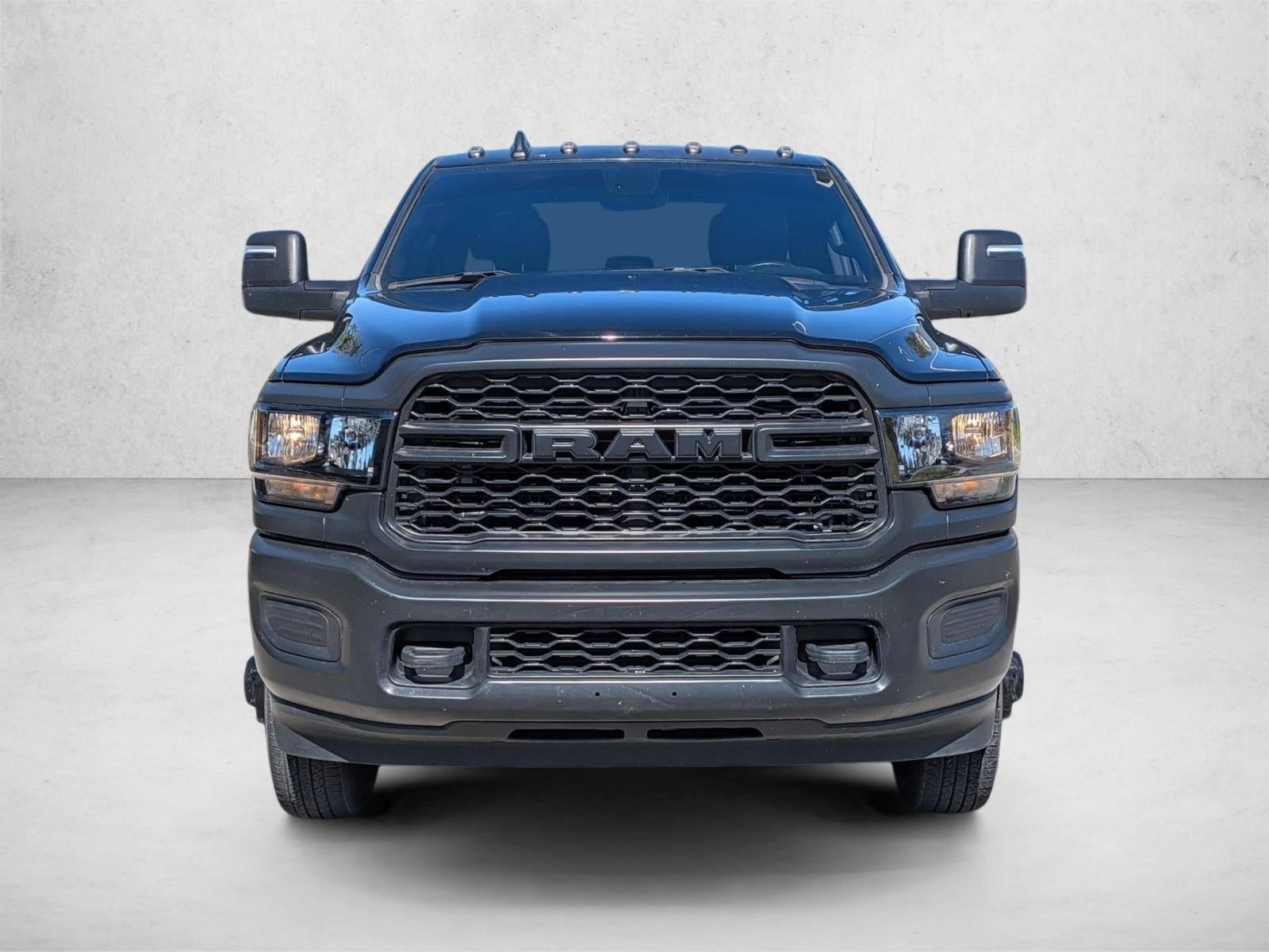2023 RAM 3500 Tradesman 4x4 Crew Cab 8' Box
