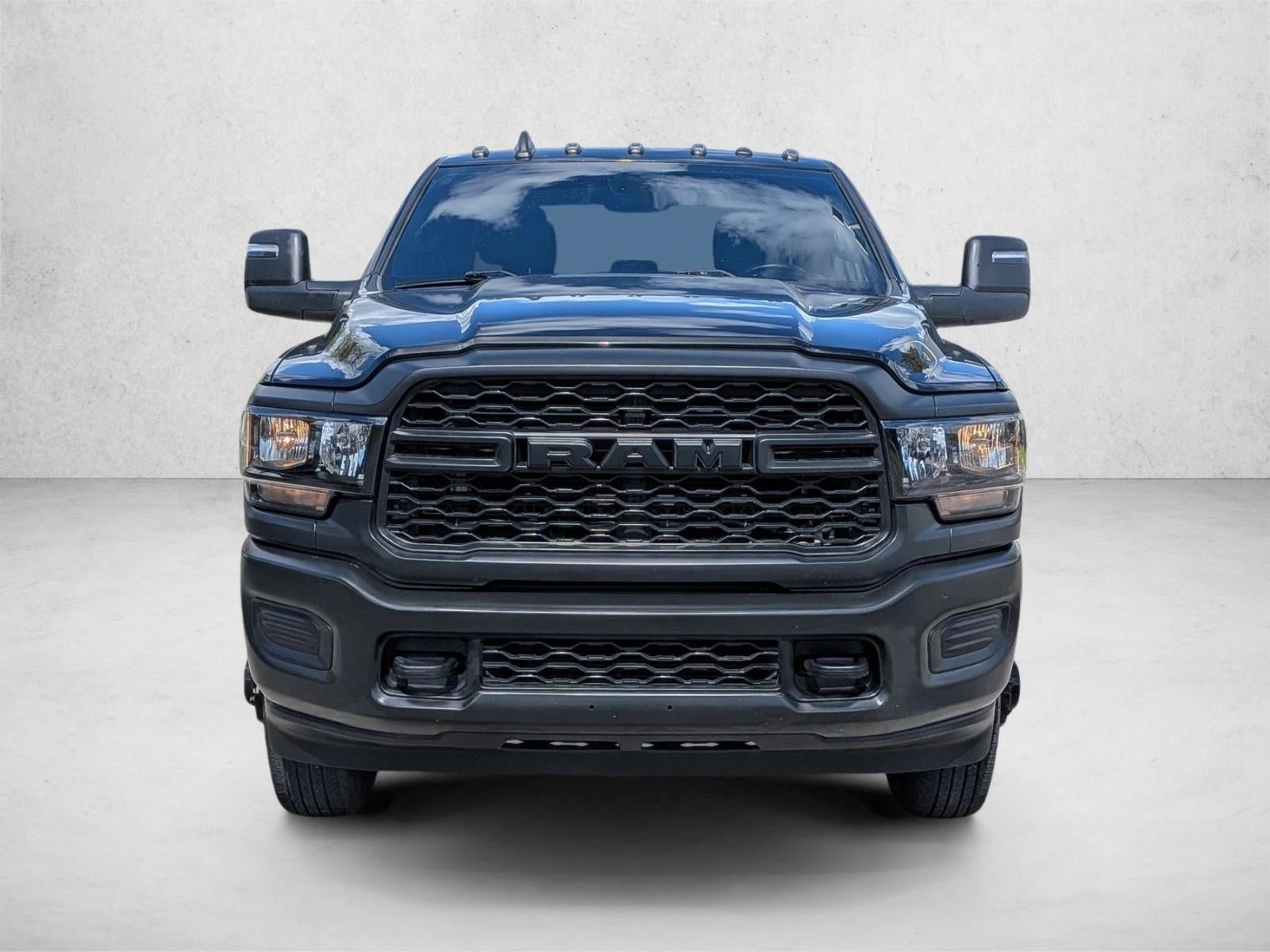 2023 RAM 3500 Tradesman 4x4 Crew Cab 8' Box
