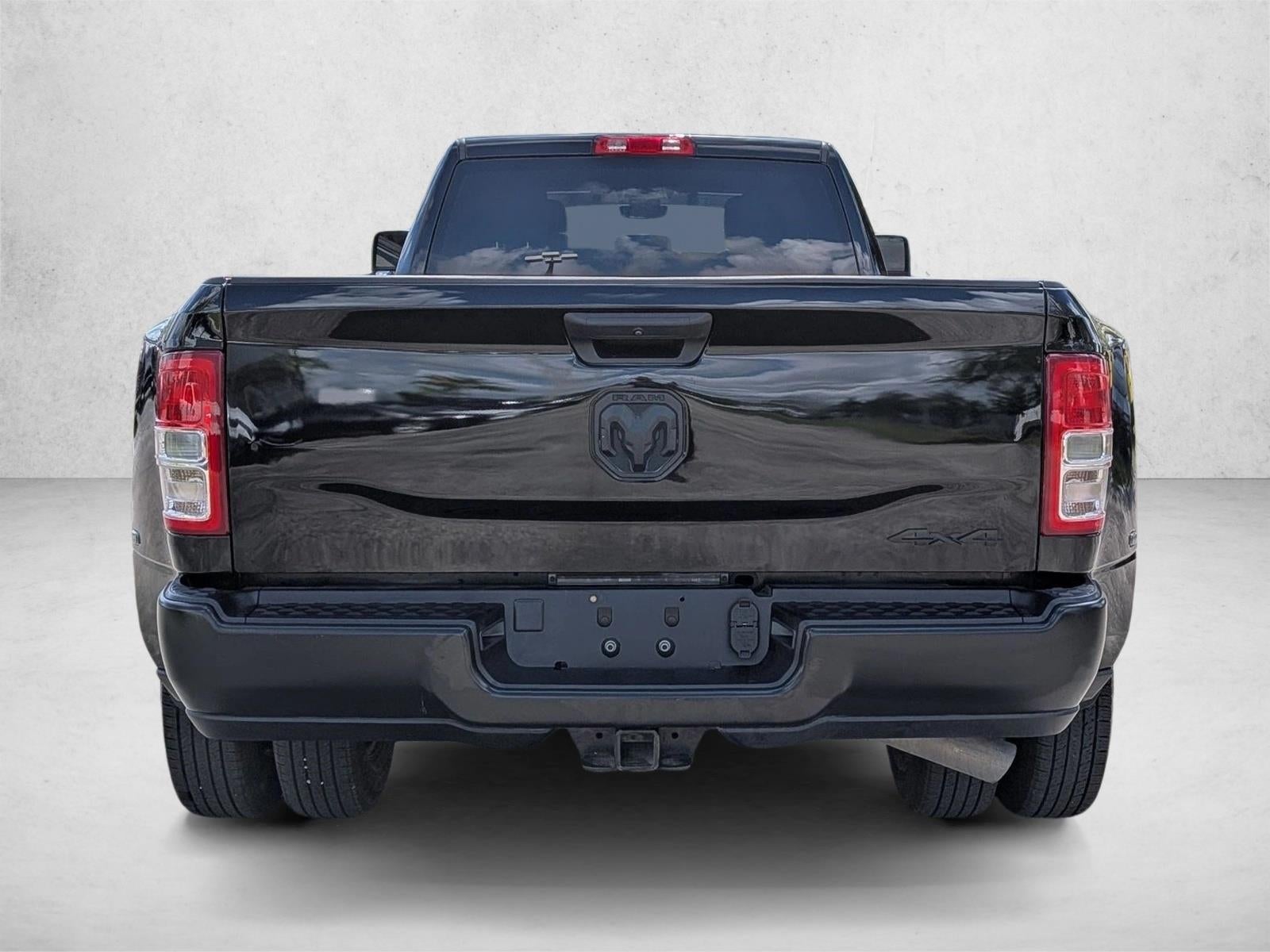 2023 RAM 3500 Tradesman 4x4 Crew Cab 8' Box