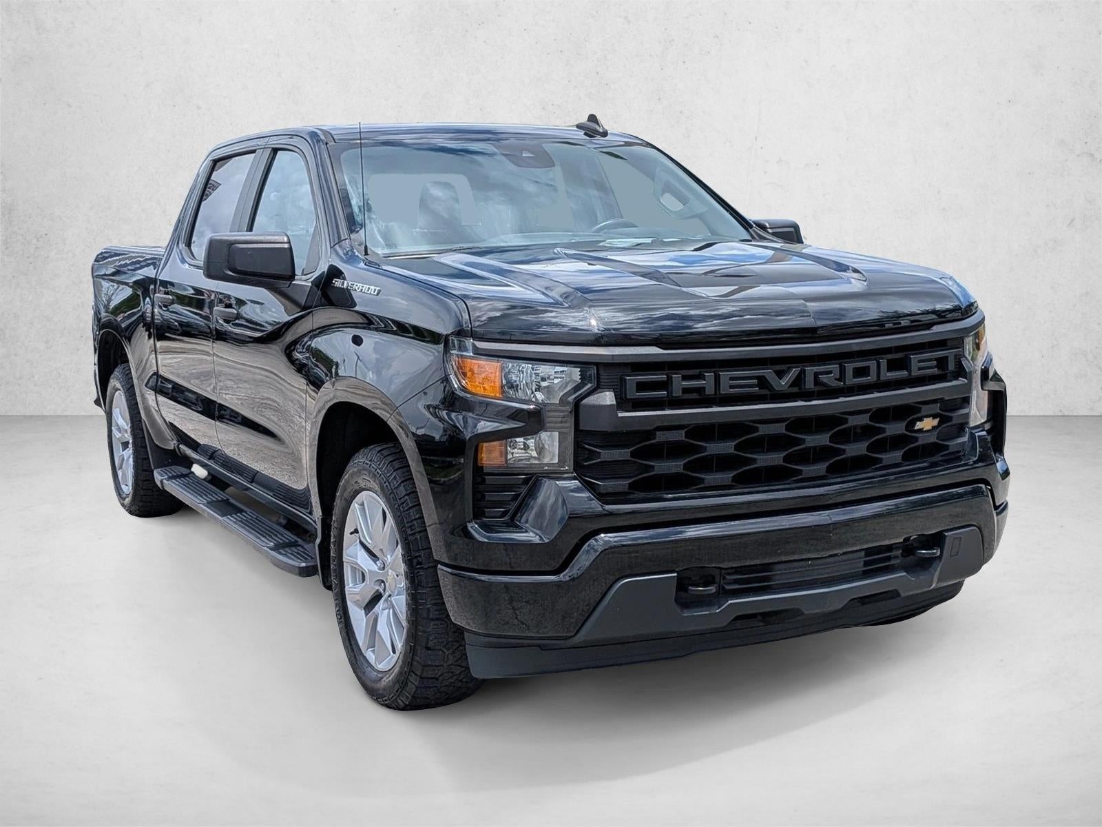 2022 Chevrolet Silverado 1500 Crew Cab Short Box 2-Wheel Drive Custom