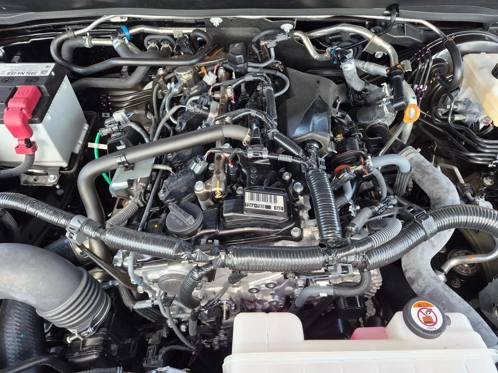 2026 Toyota Tacoma 2WD 2WD SR5 Double Cab 5' Bed AT (SE)