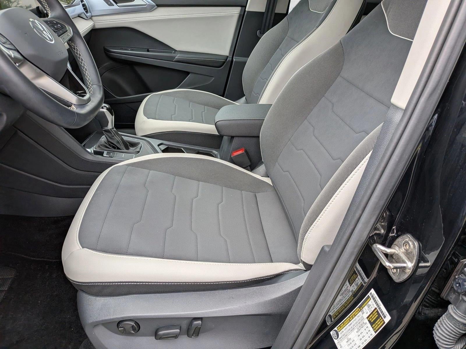 2025 Volkswagen Taos SE FWD