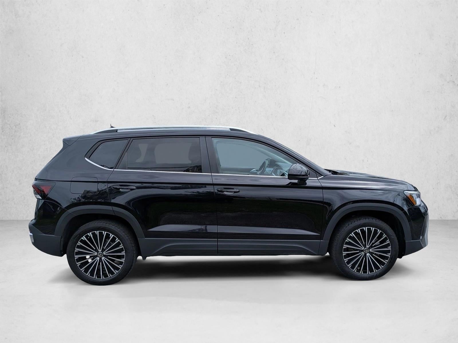 2025 Volkswagen Taos SE FWD