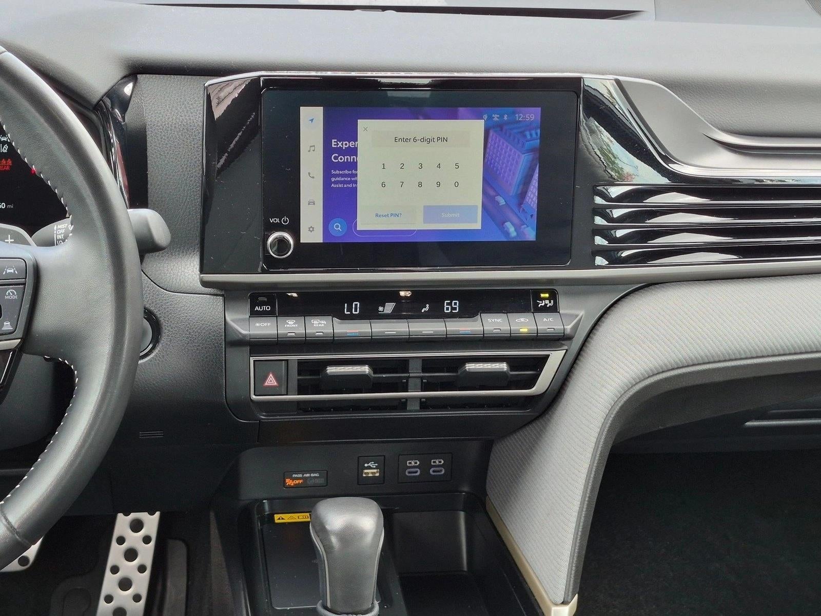 2025 Toyota Camry SE (Natl)