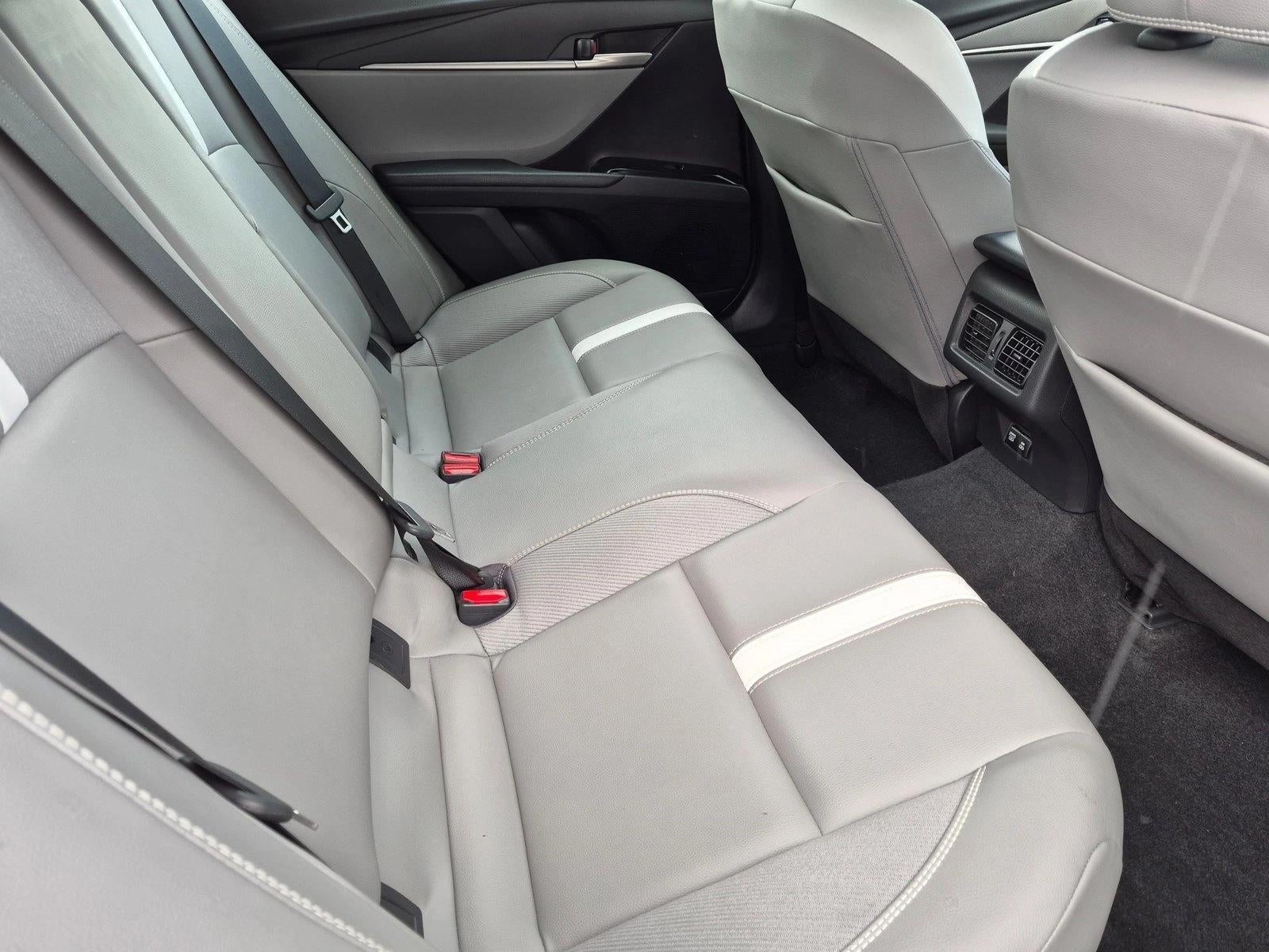 2025 Toyota Camry SE (Natl)