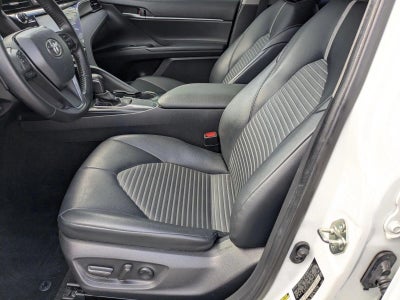 2020 Toyota Camry SE Auto (SE)