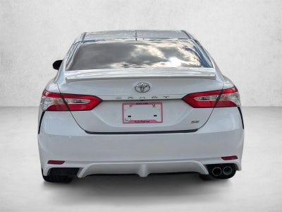 2020 Toyota Camry SE Auto (SE)